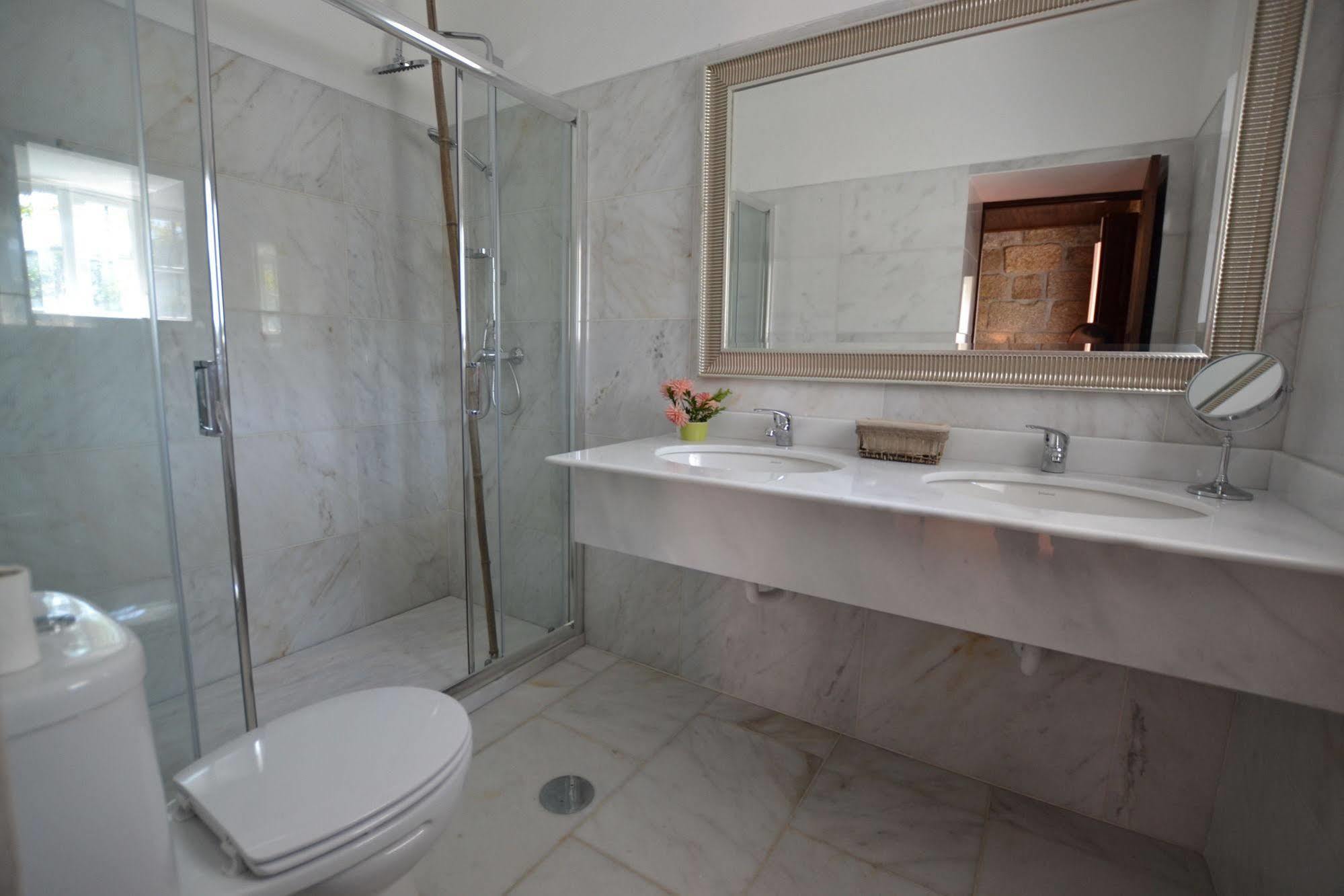 Casa Do Ribeiro Bed & Breakfast Guimaraes Bagian luar foto