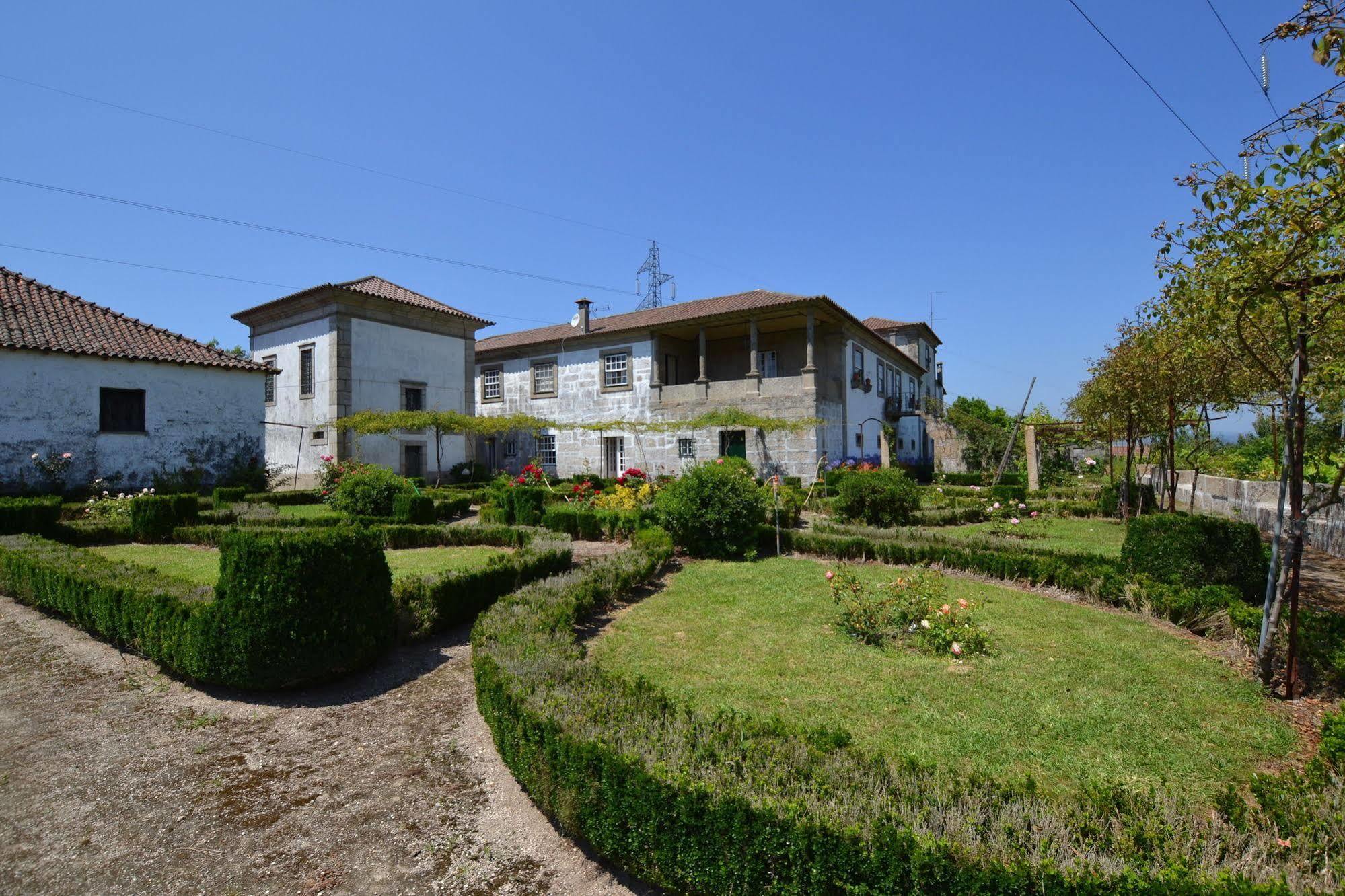 Casa Do Ribeiro Bed & Breakfast Guimaraes Bagian luar foto